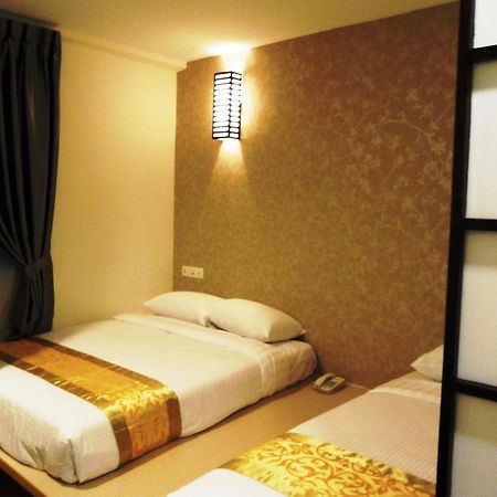 Eight Days Boutique Hotel - Mount Austin Johor Bahru Exterior photo