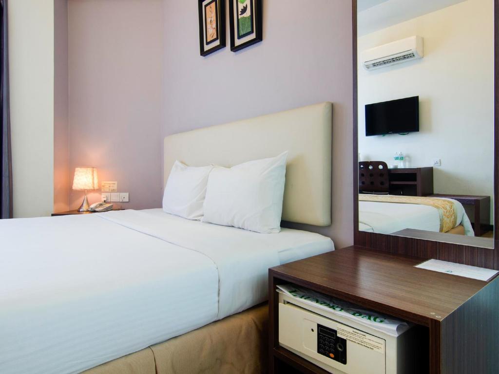 Eight Days Boutique Hotel - Mount Austin Johor Bahru Exterior photo