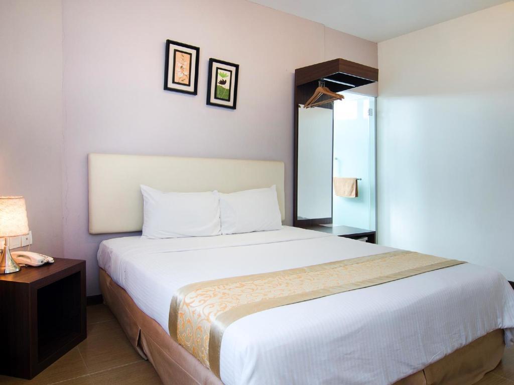 Eight Days Boutique Hotel - Mount Austin Johor Bahru Exterior photo
